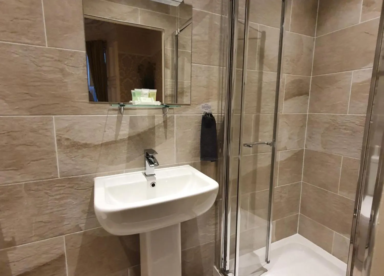 18 Craigmillar Park Hotel Edinburgh 4*,